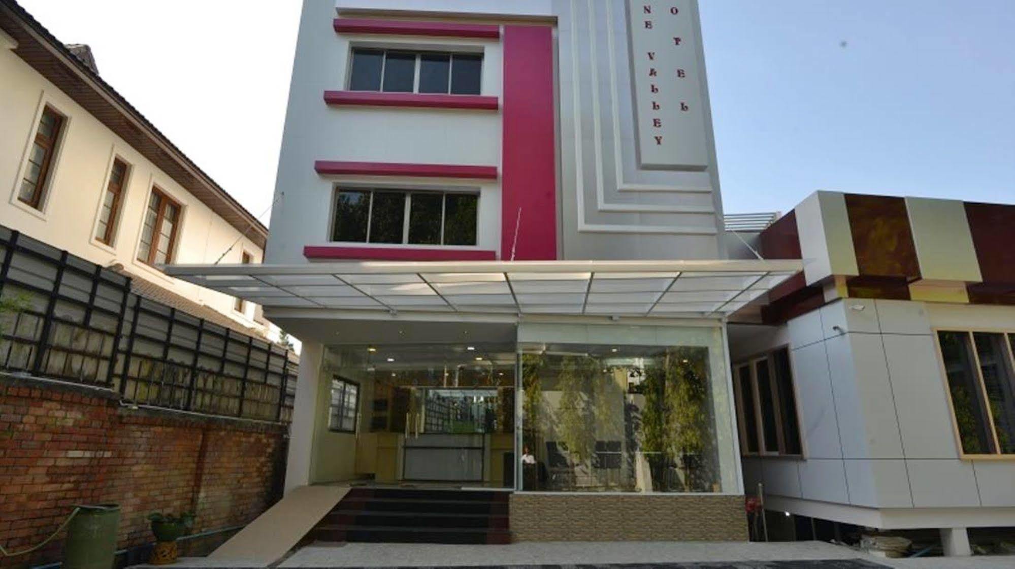 Serene Valley Hotel Yangon Luaran gambar